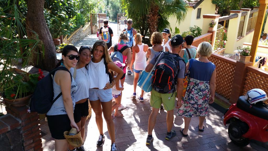 Cala Blanca Villaggio Alberghiero マリーナ・ディ・カメロータ エクステリア 写真