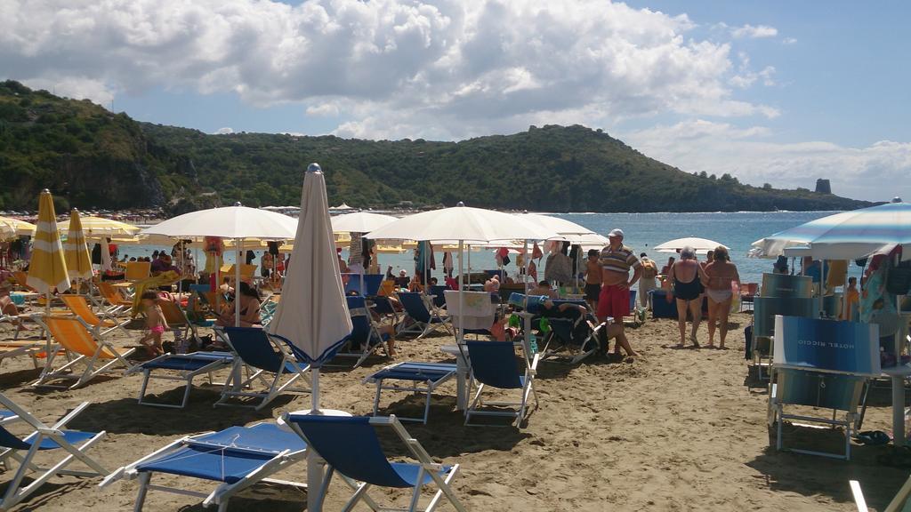 Cala Blanca Villaggio Alberghiero マリーナ・ディ・カメロータ エクステリア 写真