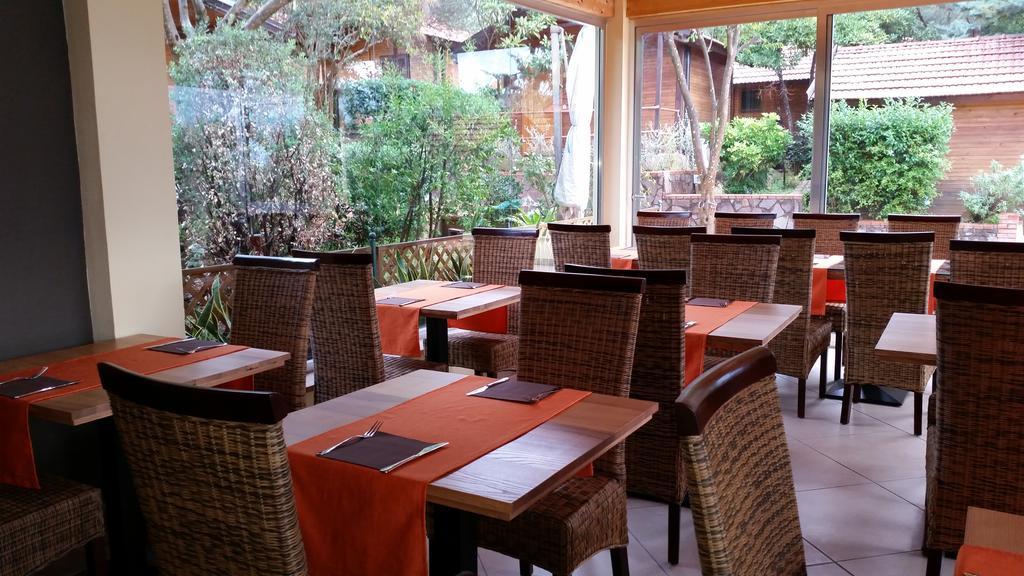 Cala Blanca Villaggio Alberghiero マリーナ・ディ・カメロータ エクステリア 写真