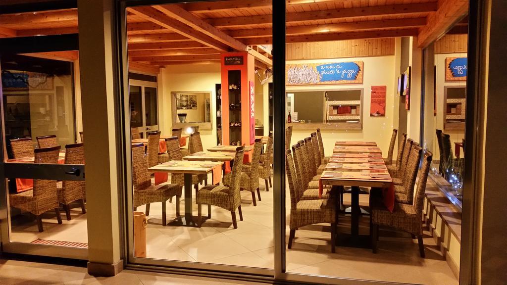 Cala Blanca Villaggio Alberghiero マリーナ・ディ・カメロータ エクステリア 写真