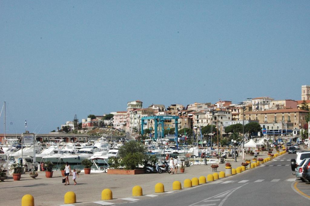 Cala Blanca Villaggio Alberghiero マリーナ・ディ・カメロータ エクステリア 写真