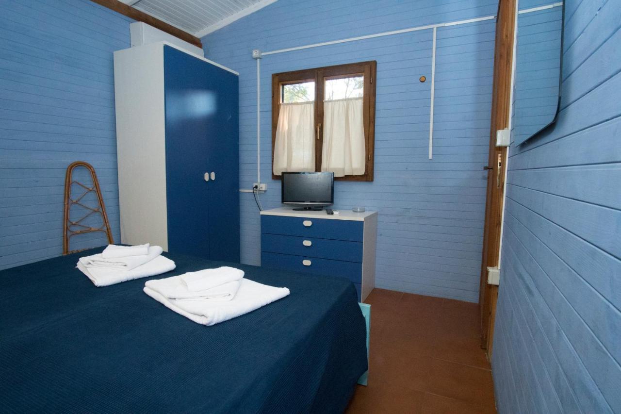 Cala Blanca Villaggio Alberghiero マリーナ・ディ・カメロータ エクステリア 写真